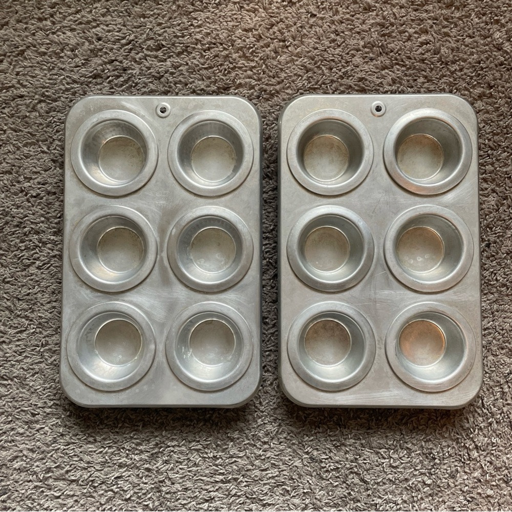 2 Rema Muffin Pan Double Wall Air Bake Aluminum Cupcake Pans #4595120 Nice!